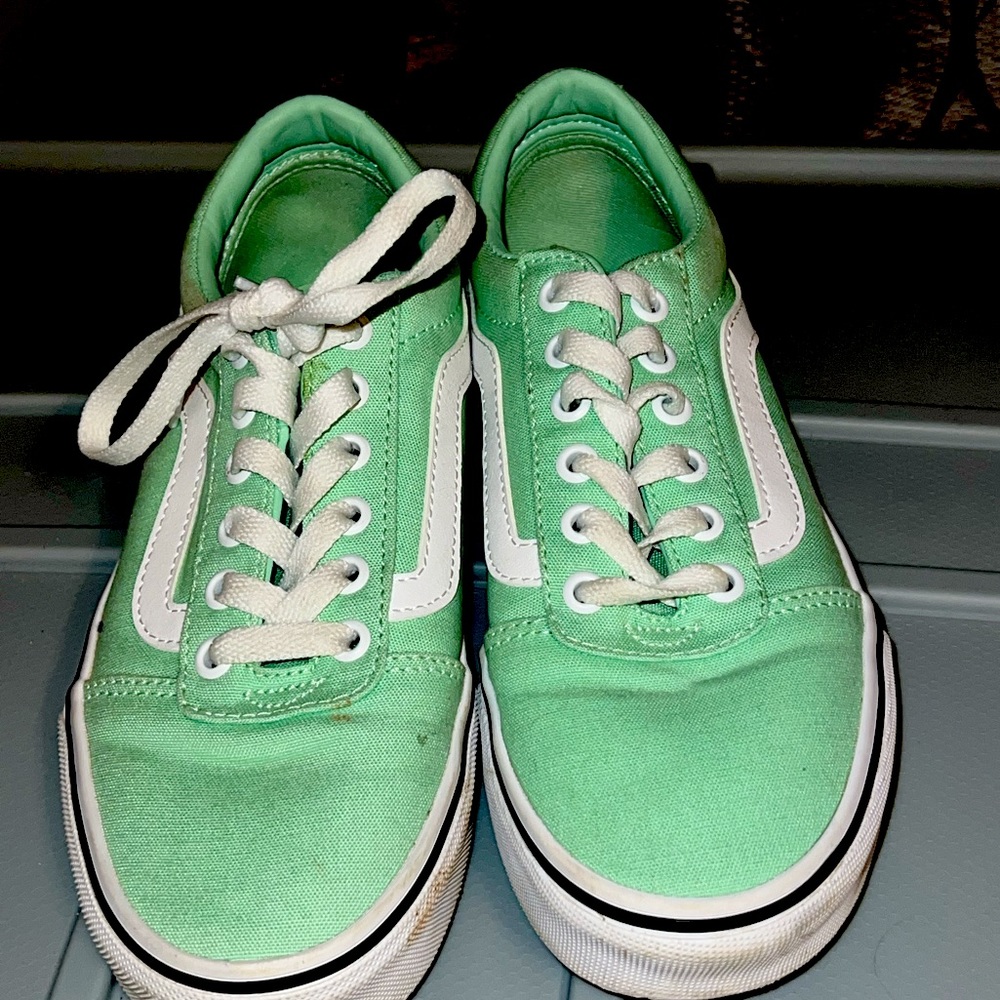 NEW- Vans Ward Lo Sneaker - Women's in Bright Seafoam Green